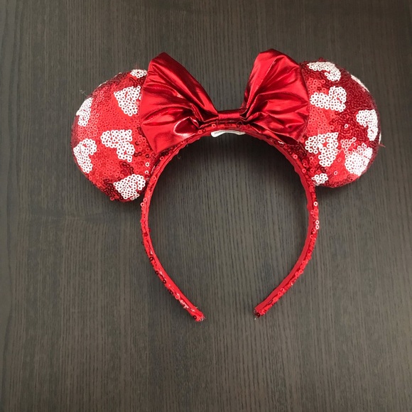 Disney Sequin Valentines Day Minnie Mouse Ear - Picture 5 of 5